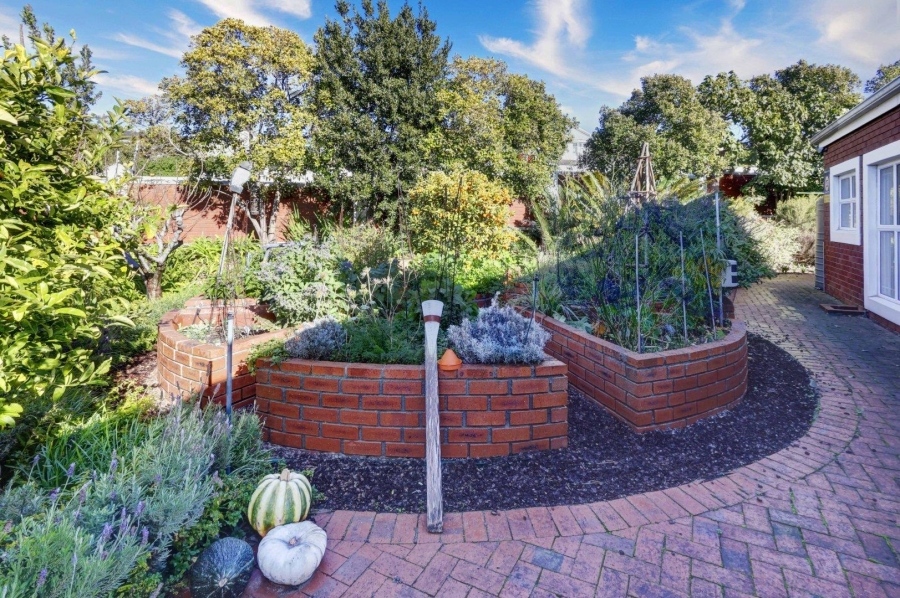 4 Bedroom Property for Sale in Van Riebeeckshof Western Cape